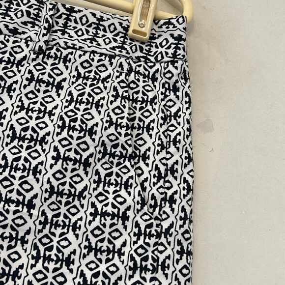 Banana Republic black white patterned shorts Size 8 Length 14” - Picture 4 of 11